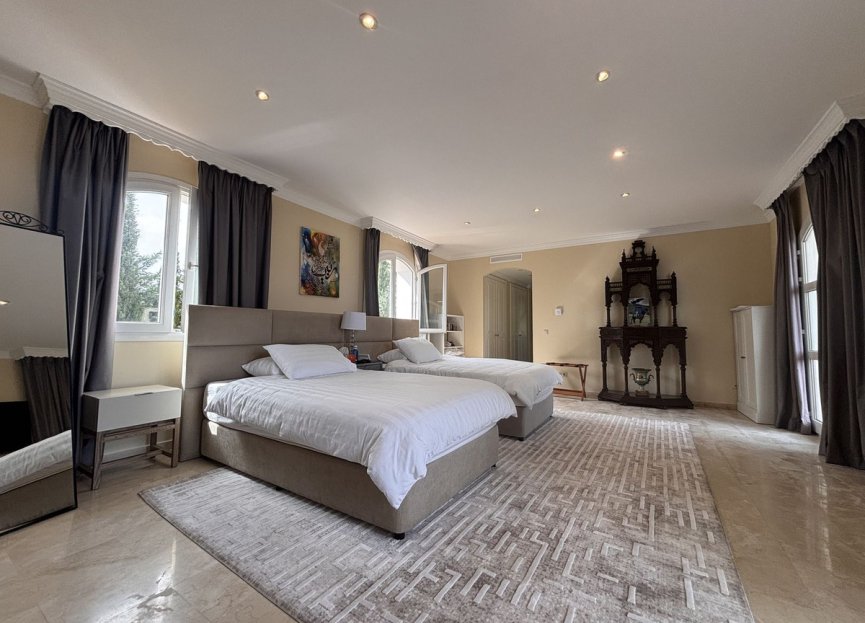 Resale - House - Detached Villa - Estepona - Selwo