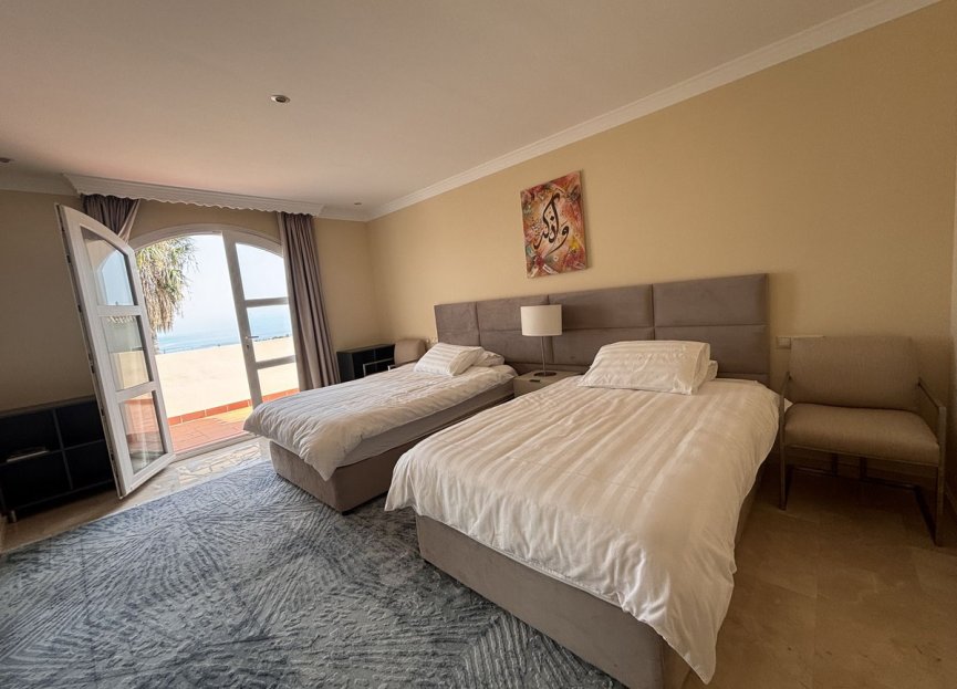 Resale - House - Detached Villa - Estepona - Selwo