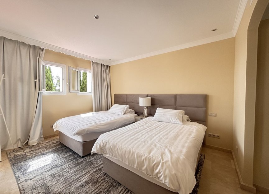 Resale - House - Detached Villa - Estepona - Selwo