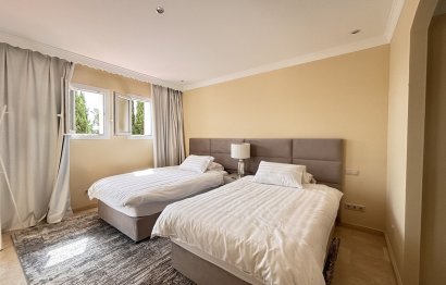 Resale - House - Detached Villa - Estepona - Selwo