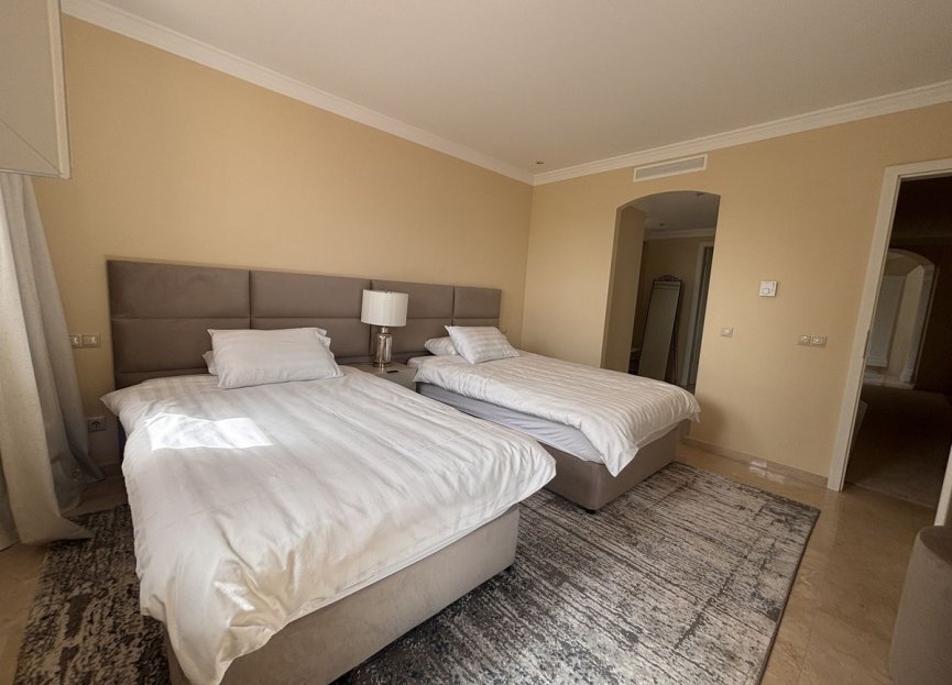 Resale - House - Detached Villa - Estepona - Selwo