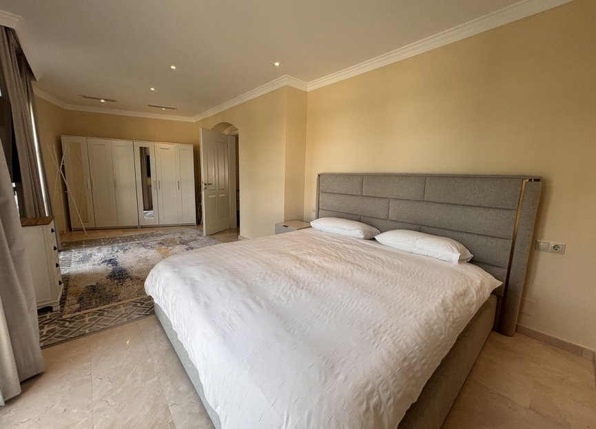 Resale - House - Detached Villa - Estepona - Selwo