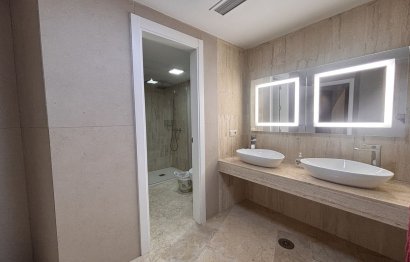 Resale - House - Detached Villa - Estepona - Selwo