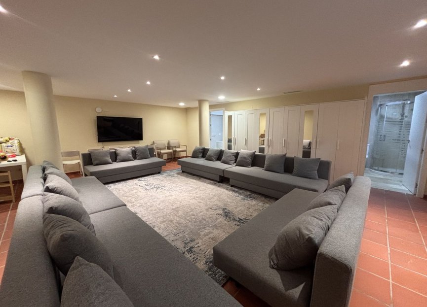 Resale - House - Detached Villa - Estepona - Selwo