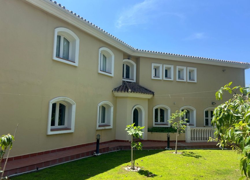 Resale - House - Detached Villa - Estepona - Selwo