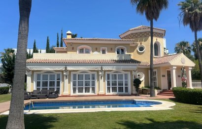 Resale - House - Detached Villa - Estepona - Selwo