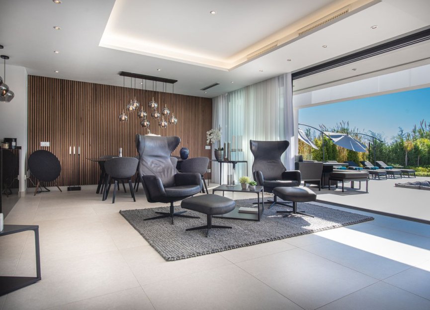 Resale - House - Detached Villa - Estepona - Estepona Centro