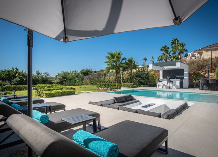 Resale - House - Detached Villa - Estepona - Estepona Centro