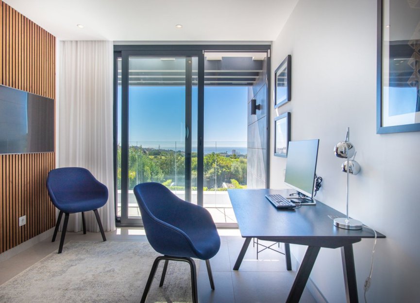 Resale - House - Detached Villa - Estepona - Estepona Centro