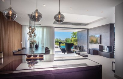 Resale - House - Detached Villa - Estepona - Estepona Centro