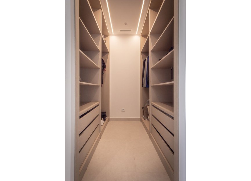 Resale - House - Detached Villa - Estepona - Estepona Centro