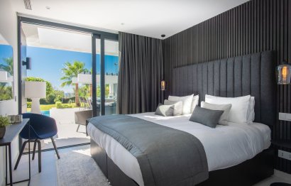 Resale - House - Detached Villa - Estepona - Estepona Centro