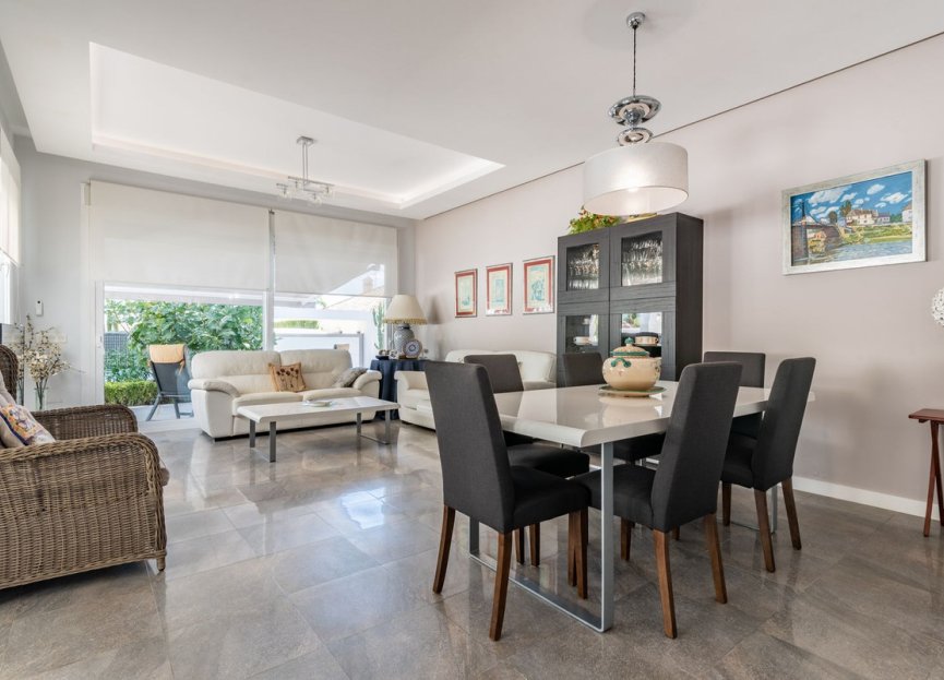 Resale - House - Detached Villa - Marbella - Marbella Centro