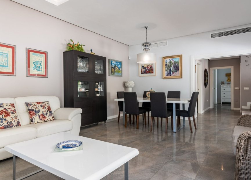 Resale - House - Detached Villa - Marbella - Marbella Centro