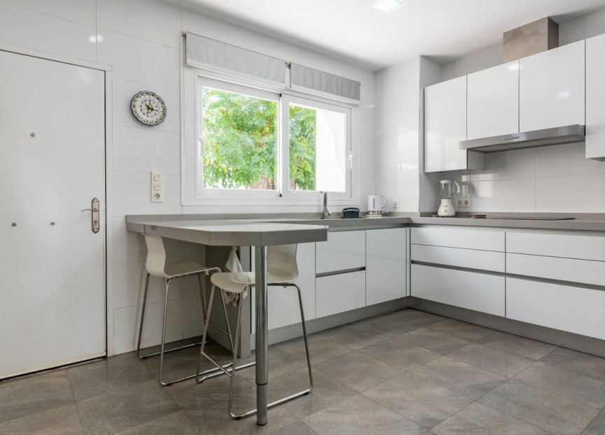 Resale - House - Detached Villa - Marbella - Marbella Centro