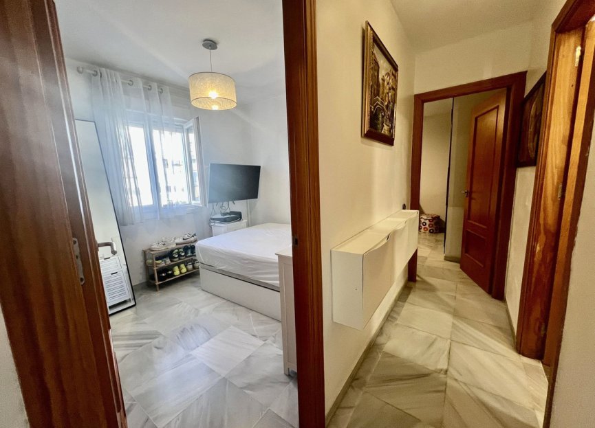 Resale - Apartment - Middle Floor Apartment - Estepona - Estepona Centro