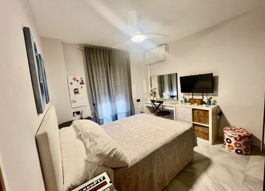 Resale - Apartment - Middle Floor Apartment - Estepona - Estepona Centro