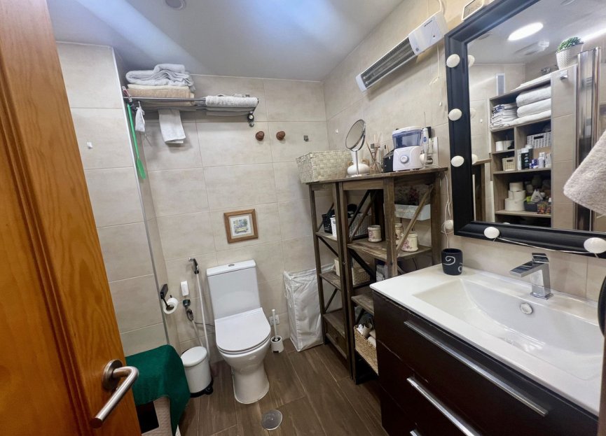 Resale - Apartment - Middle Floor Apartment - Estepona - Estepona Centro