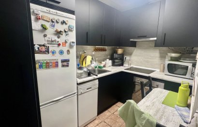 Resale - Apartment - Middle Floor Apartment - Estepona - Estepona Centro