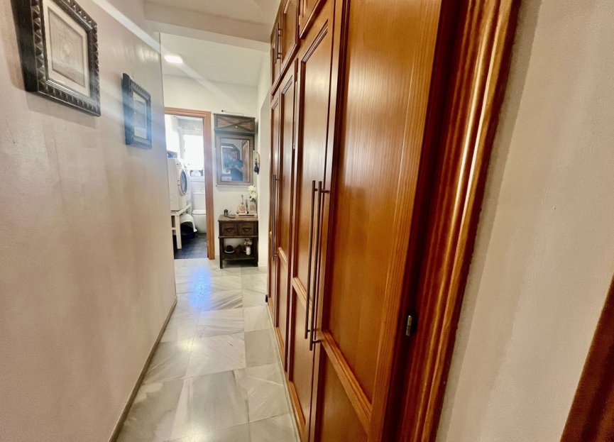 Resale - Apartment - Middle Floor Apartment - Estepona - Estepona Centro