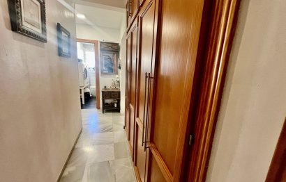 Resale - Apartment - Middle Floor Apartment - Estepona - Estepona Centro