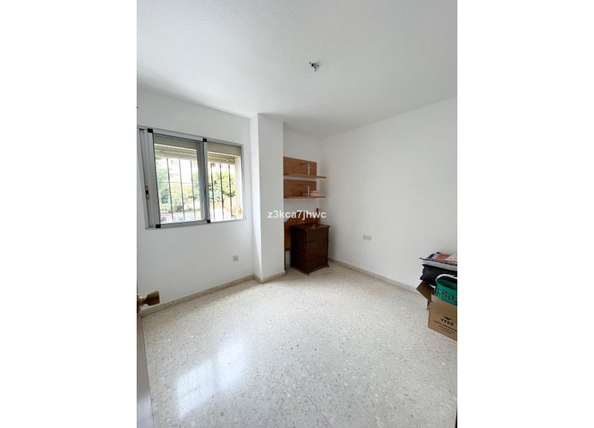 Resale - Ground floor apartment - Estepona - Estepona Centro