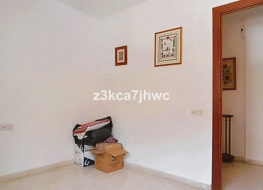 Resale - Ground floor apartment - Estepona - Estepona Centro