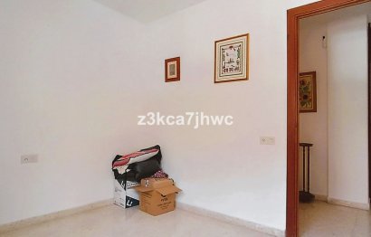 Resale - Ground floor apartment - Estepona - Estepona Centro