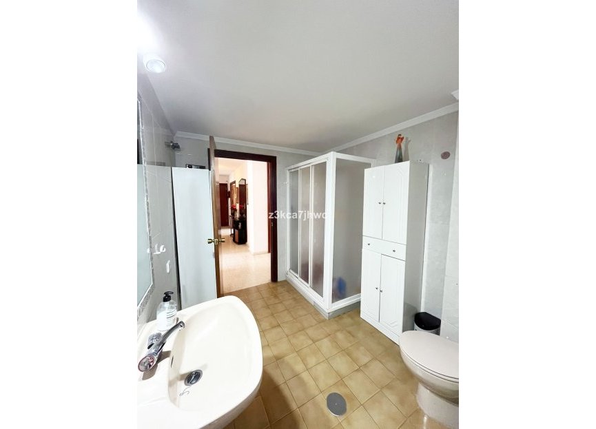 Resale - Ground floor apartment - Estepona - Estepona Centro