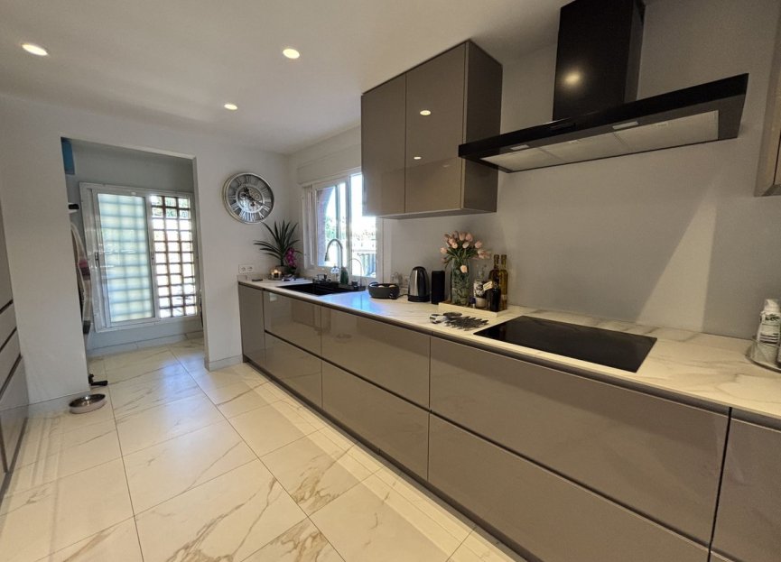 Resale - Apartment - Middle Floor Apartment - Marbella - San Pedro De Alcantara