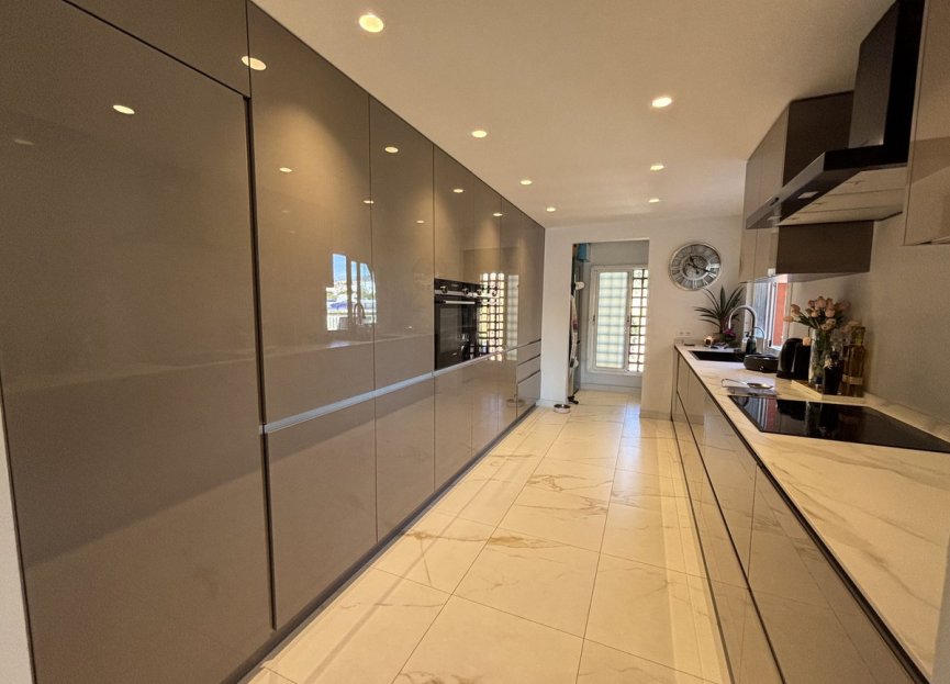 Resale - Apartment - Middle Floor Apartment - Marbella - San Pedro De Alcantara