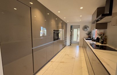 Resale - Apartment - Middle Floor Apartment - Marbella - San Pedro De Alcantara