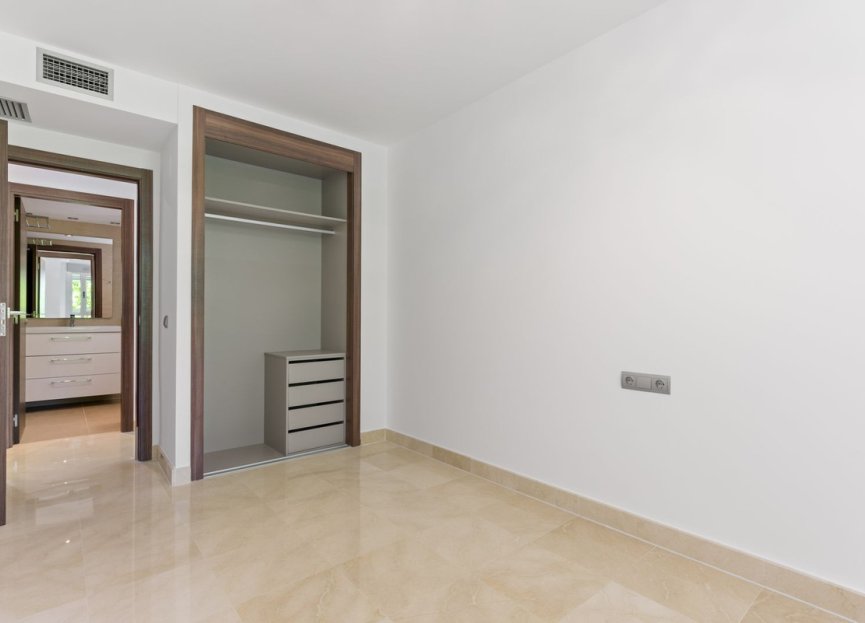 Resale - Apartment - Middle Floor Apartment - Marbella - Marbella Centro