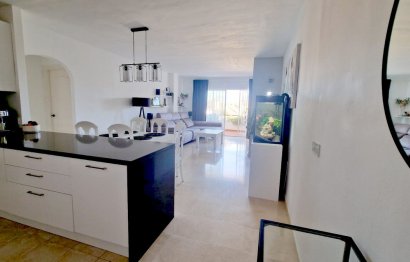 Resale - Apartment - Middle Floor Apartment - Estepona - Bel Air