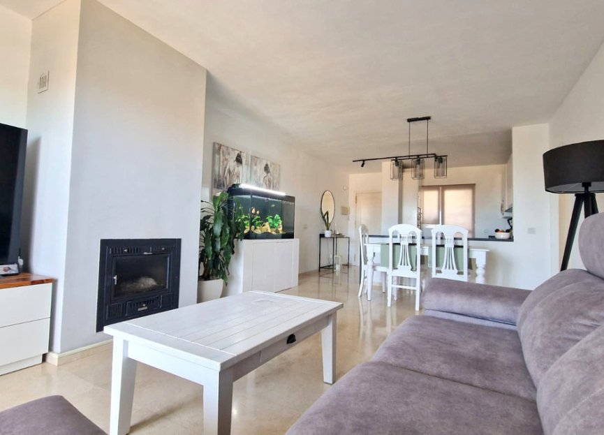 Resale - Apartment - Middle Floor Apartment - Estepona - Bel Air