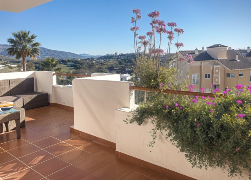 Resale - Apartment - Middle Floor Apartment - Estepona - Bel Air