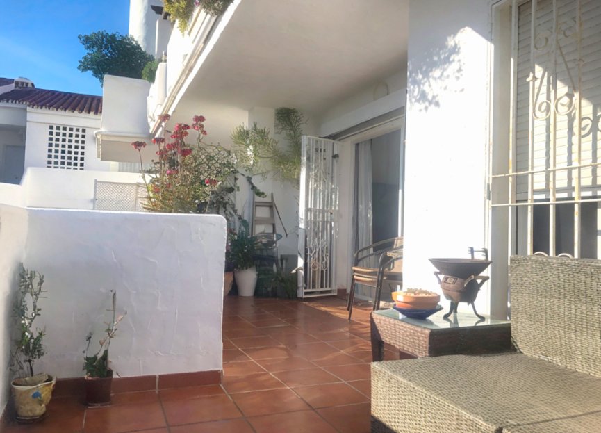 Resale - Apartment - Middle Floor Apartment - Estepona - Bel Air