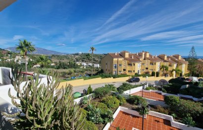 Resale - Apartment - Middle Floor Apartment - Estepona - Bel Air
