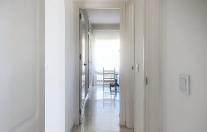 Resale - Apartment - Middle Floor Apartment - Estepona - Bel Air