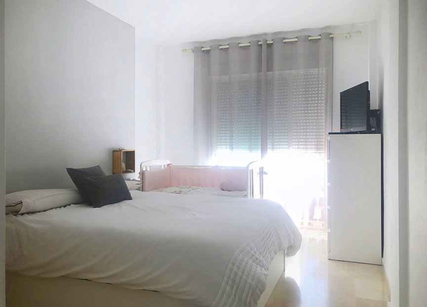 Resale - Apartment - Middle Floor Apartment - Estepona - Bel Air