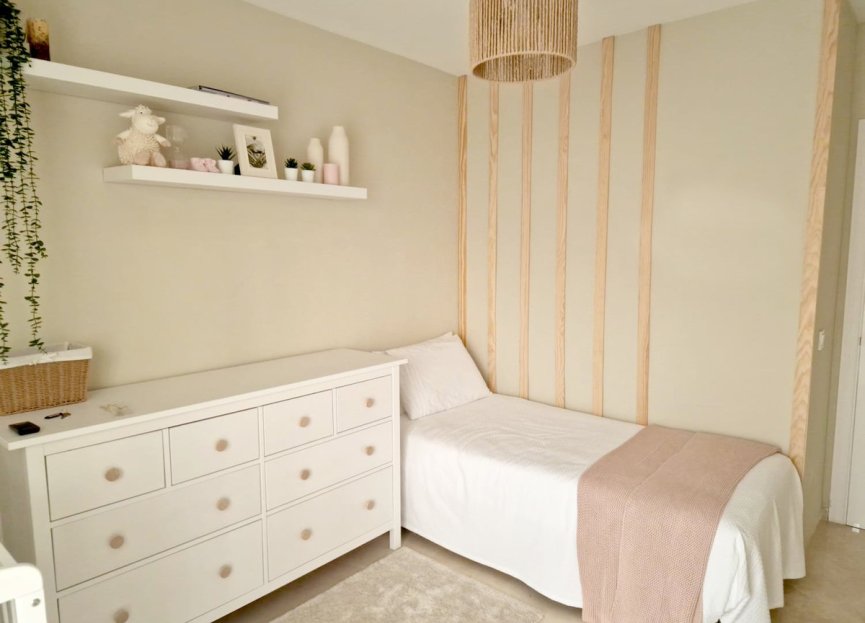 Resale - Apartment - Middle Floor Apartment - Estepona - Bel Air