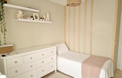 Resale - Apartment - Middle Floor Apartment - Estepona - Bel Air