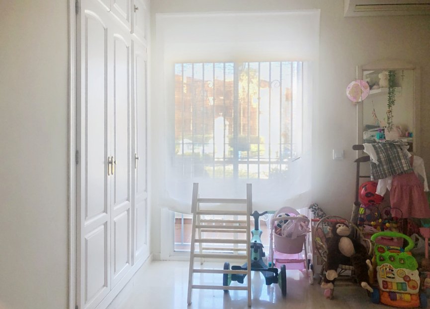 Resale - Apartment - Middle Floor Apartment - Estepona - Bel Air