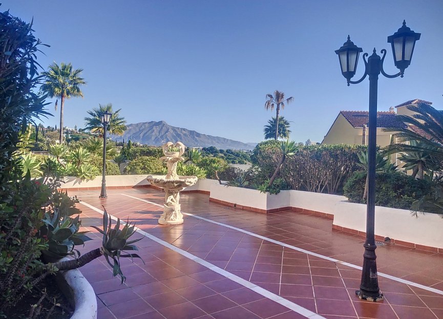 Resale - Apartment - Middle Floor Apartment - Estepona - Bel Air