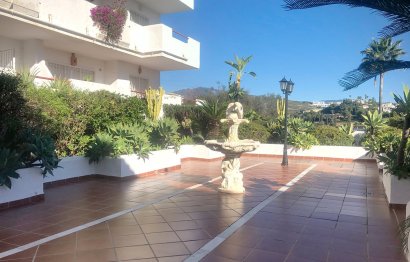 Resale - Apartment - Middle Floor Apartment - Estepona - Bel Air