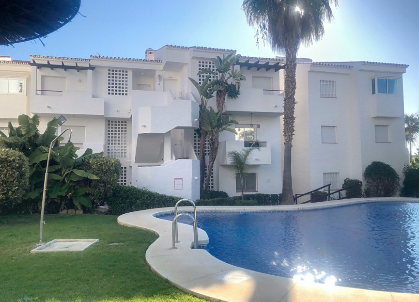 Resale - Apartment - Middle Floor Apartment - Estepona - Bel Air