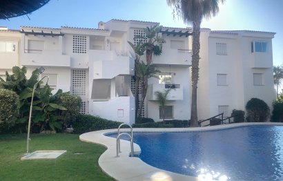 Resale - Apartment - Middle Floor Apartment - Estepona - Bel Air