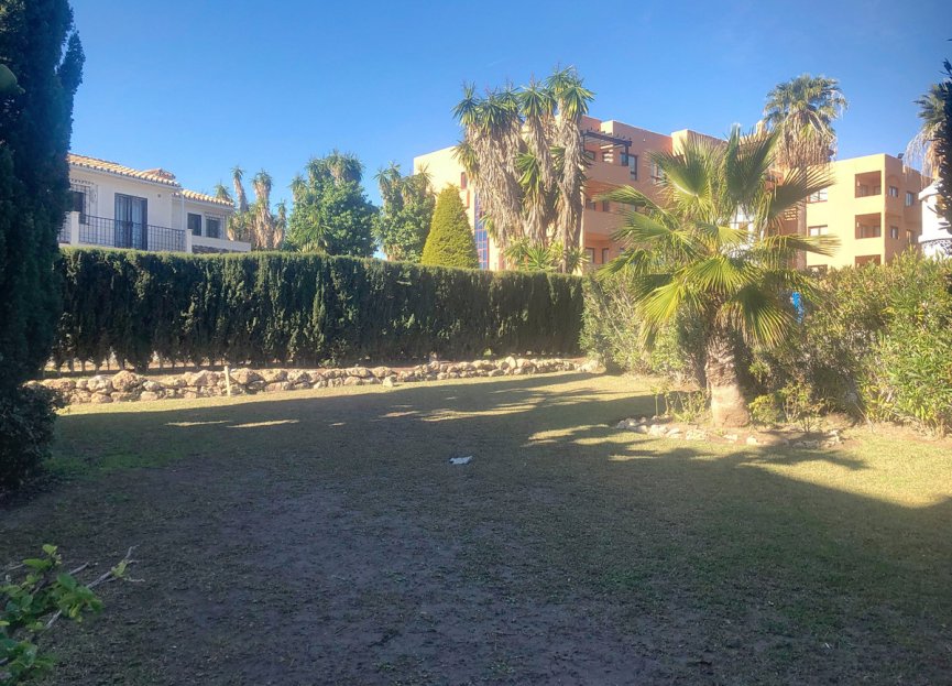 Resale - Apartment - Middle Floor Apartment - Estepona - Bel Air