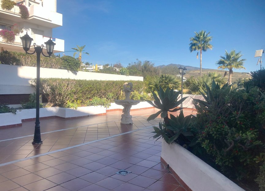 Resale - Apartment - Middle Floor Apartment - Estepona - Bel Air