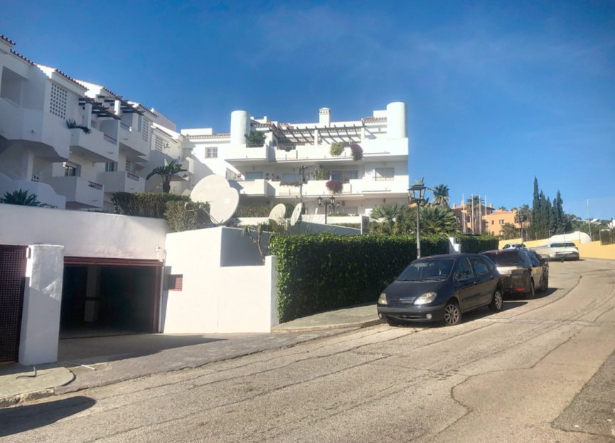 Resale - Apartment - Middle Floor Apartment - Estepona - Bel Air